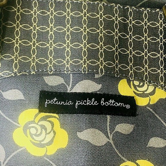 Petunia Pickle Bottom PPB Duffel Travel Diaper Bag - Picture 4 of 8